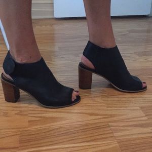 Steve Madden Black Leather Booties Size 8.5